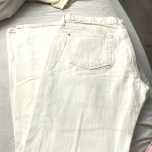 Like new white boot cut stretch jeans